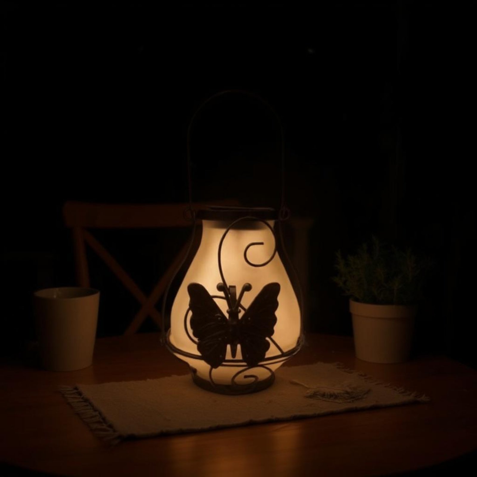 فانوس شمسي على شكل فراشة مقاوم - مراجعة Outdoor Lighting Wall وسعره