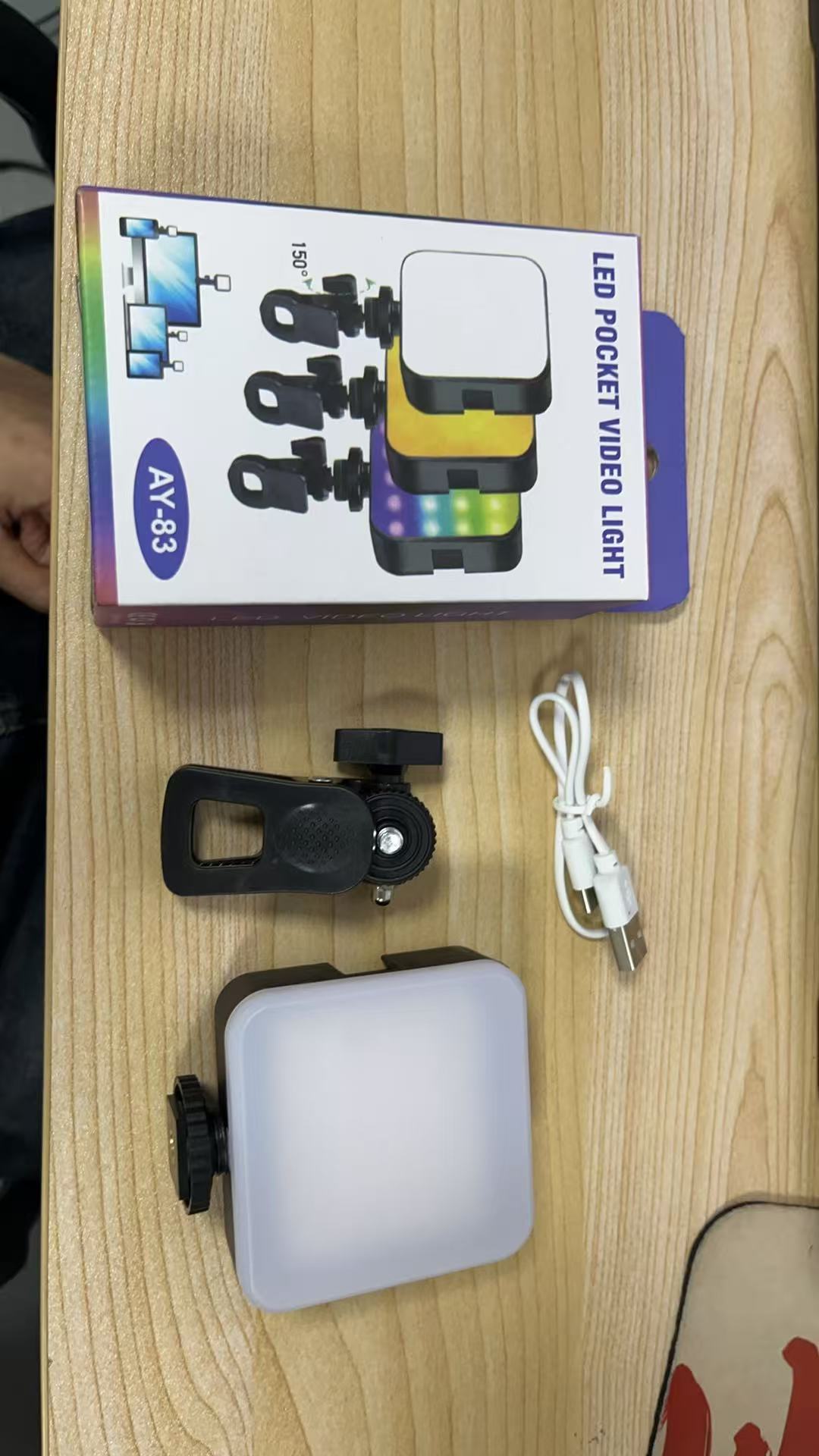 ضوء الجيب RGB للتصوير الفوتوغر - مراجعة Outdoor Lighting For Photography وسعره